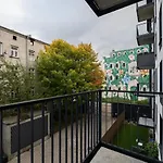 Luxury In The City-10-Ksiezymlyn&Galerialodzka