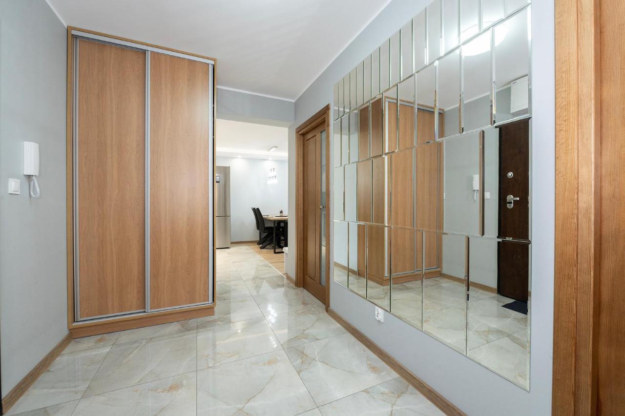 Luxury In The City-10-ksiezymlyn&galerialodzka
